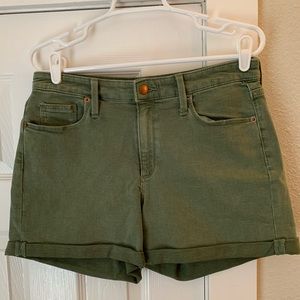 Women’s High Rise Midi Universal Thread Shorts